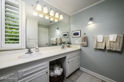 302 Plantation Drive New Bern NC 28562