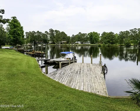 302 Plantation Drive New Bern NC 28562