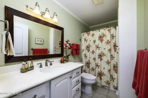 302 Plantation Drive New Bern NC 28562