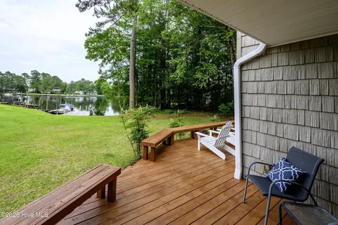 302 Plantation Drive New Bern NC 28562
