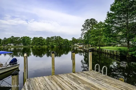 302 Plantation Drive New Bern NC 28562