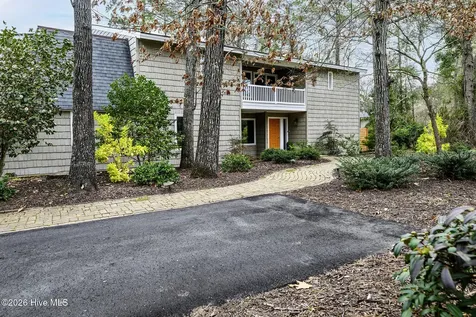 302 Plantation Drive New Bern NC 28562