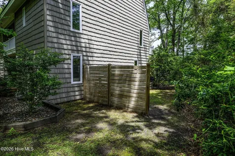 302 Plantation Drive New Bern NC 28562