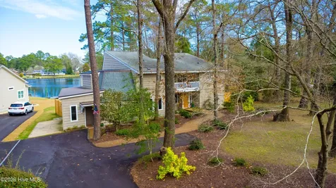 302 Plantation Drive New Bern NC 28562