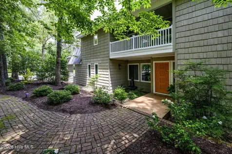 302 Plantation Drive New Bern NC 28562