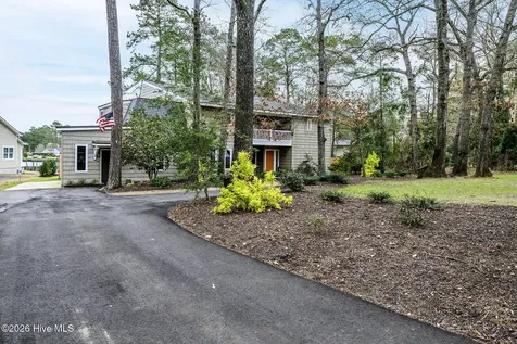 302 Plantation Drive New Bern NC 28562