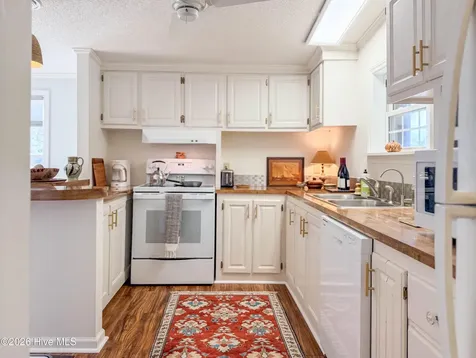 1676 Kings Landing Road Hampstead NC 28443