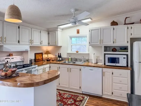 1676 Kings Landing Road Hampstead NC 28443