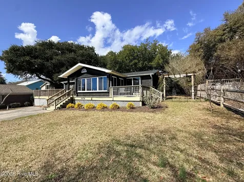 1676 Kings Landing Road Hampstead NC 28443