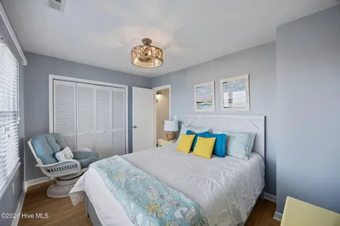 9 Bermuda Landing Place North Topsail Beach NC 28460