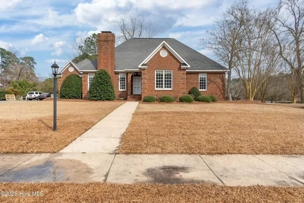 1301 Par Drive Kinston NC 28504
