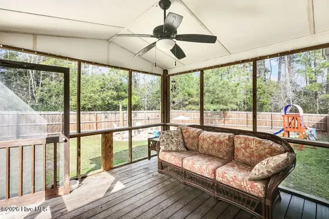 132 Holiday Drive Hampstead NC 28443