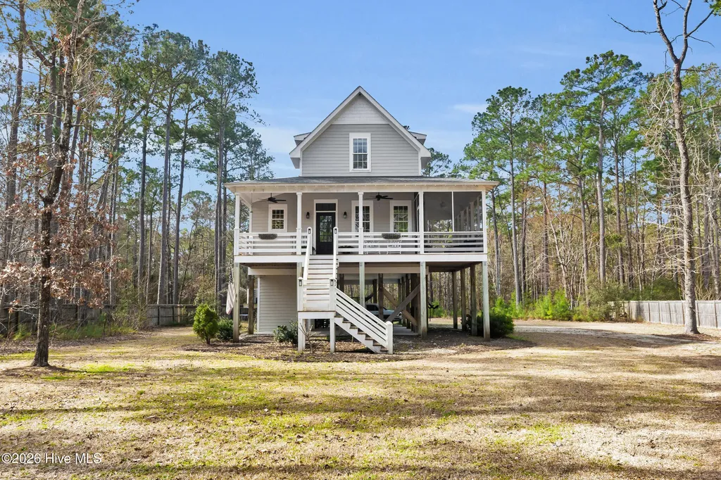 61 Spinnaker Point Road N Oriental NC 28571