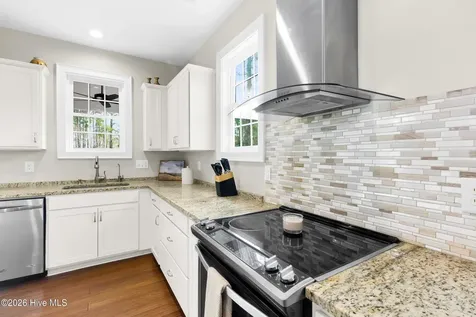 61 Spinnaker Point Road N Oriental NC 28571