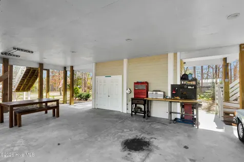 61 Spinnaker Point Road N Oriental NC 28571