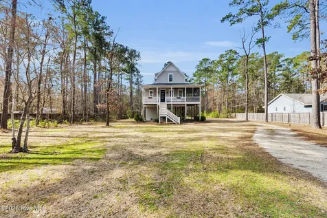61 Spinnaker Point Road N Oriental NC 28571