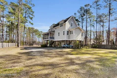 61 Spinnaker Point Road N Oriental NC 28571