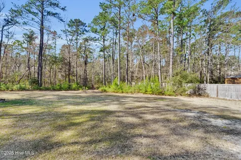 61 Spinnaker Point Road N Oriental NC 28571