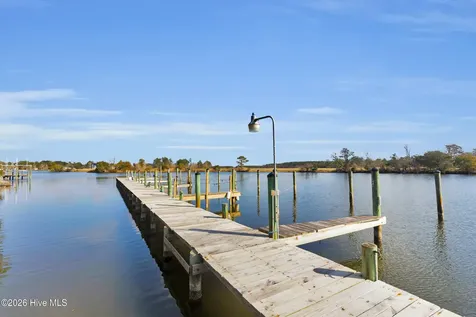 61 Spinnaker Point Road N Oriental NC 28571
