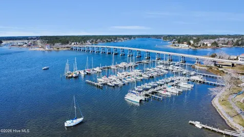 61 Spinnaker Point Road N Oriental NC 28571
