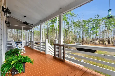 61 Spinnaker Point Road N Oriental NC 28571