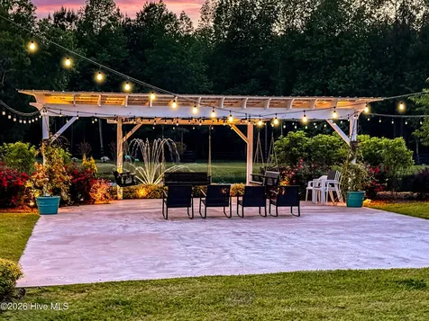 474 E Barefoot Road Newton Grove NC 28366