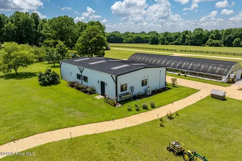 474 E Barefoot Road Newton Grove NC 28366