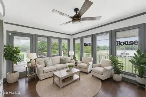 474 E Barefoot Road Newton Grove NC 28366