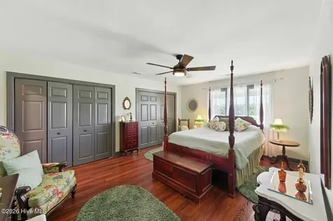 474 E Barefoot Road Newton Grove NC 28366