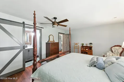 474 E Barefoot Road Newton Grove NC 28366