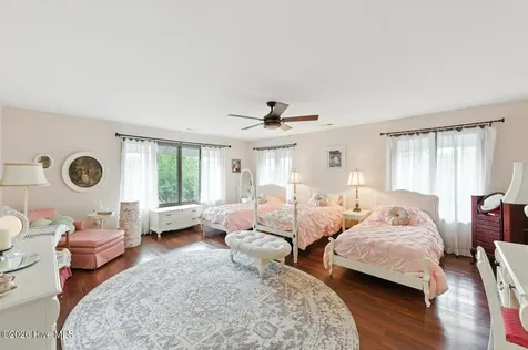 474 E Barefoot Road Newton Grove NC 28366