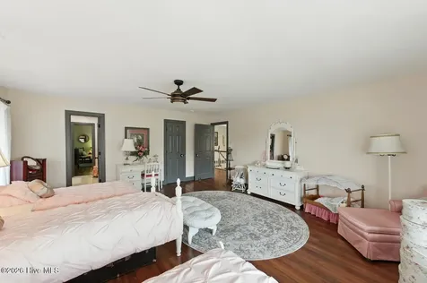 474 E Barefoot Road Newton Grove NC 28366