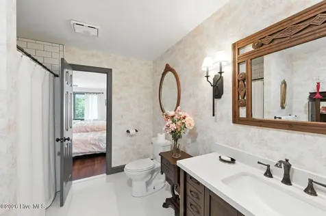 474 E Barefoot Road Newton Grove NC 28366