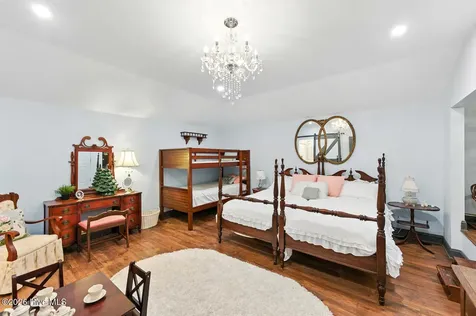 474 E Barefoot Road Newton Grove NC 28366