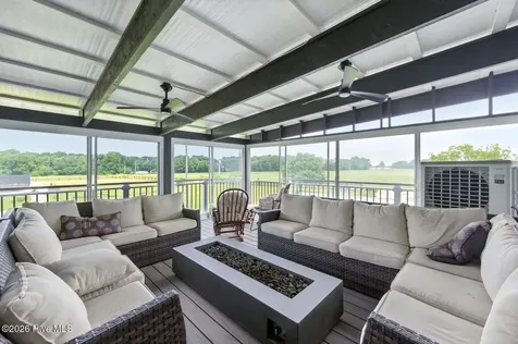474 E Barefoot Road Newton Grove NC 28366