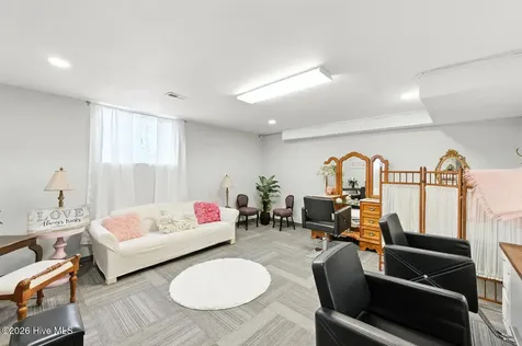 474 E Barefoot Road Newton Grove NC 28366