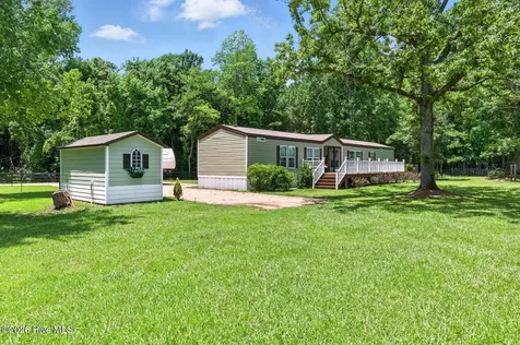 474 E Barefoot Road Newton Grove NC 28366