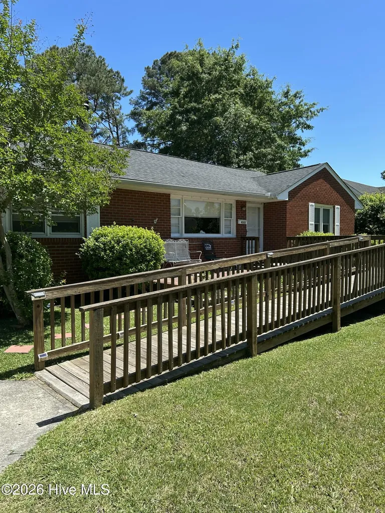 4083 N Pitt Street Ayden NC 28513