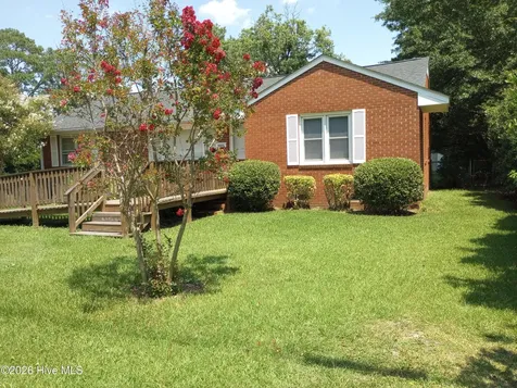 4083 N Pitt Street Ayden NC 28513