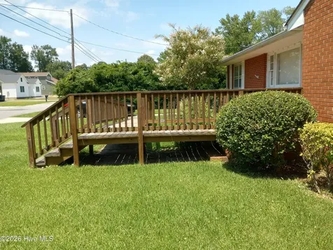 4083 N Pitt Street Ayden NC 28513