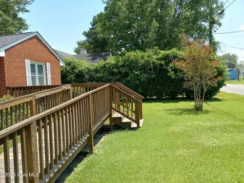 4083 N Pitt Street Ayden NC 28513