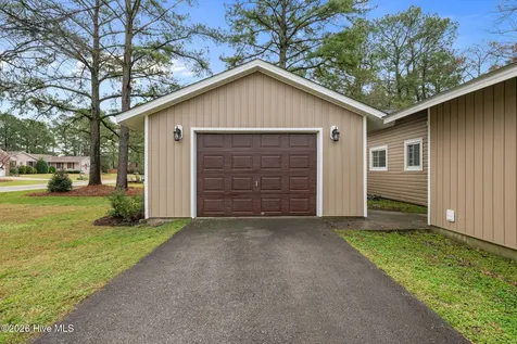 707 Plantation Drive New Bern NC 28562