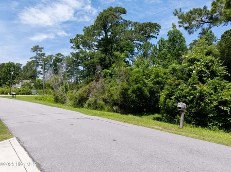 331 Chadwick Shores Drive Sneads Ferry NC 28460