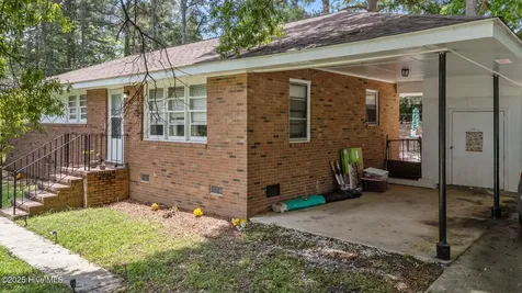 1832 Blandwood Drive Rocky Mount NC 27801