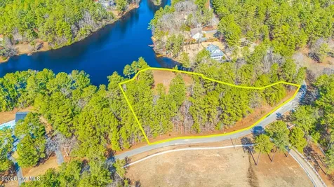 305 Lakewood Drive Aberdeen NC 28315