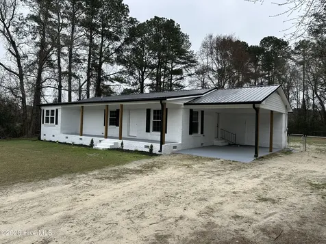 11140 Barnes Bridge Road Laurinburg NC 28352