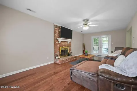 120 Winthrope Way Jacksonville NC 28546