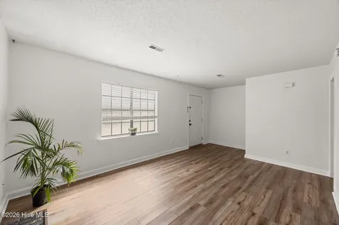 40 Donnell Avenue Havelock NC 28532