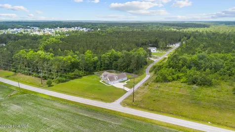 105 Nautical Wave Road Hubert NC 28539