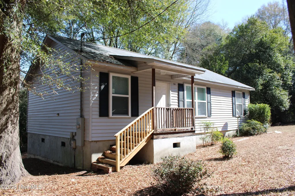 136 Highland Drive West End NC 27376